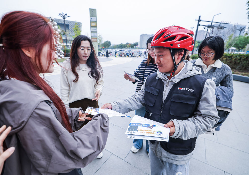 让“小哥”们的奔忙之路安全温暖、成就感满满