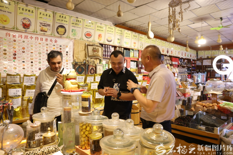 从“看一看”到“带回去” ——乌兹别克斯坦友好人士代表团参访新疆