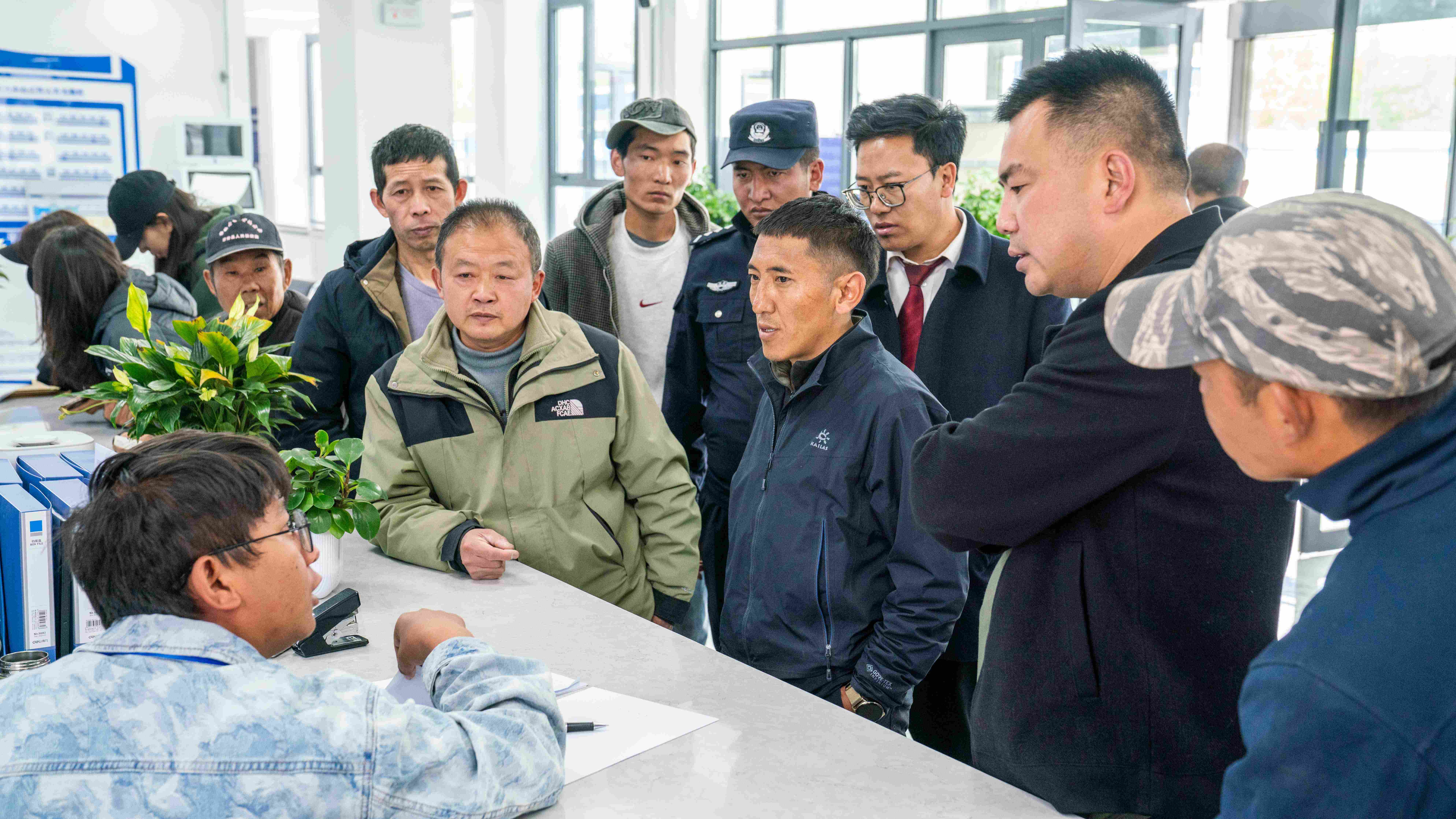 狮泉河畔，一张基层治理的“暖心答卷”