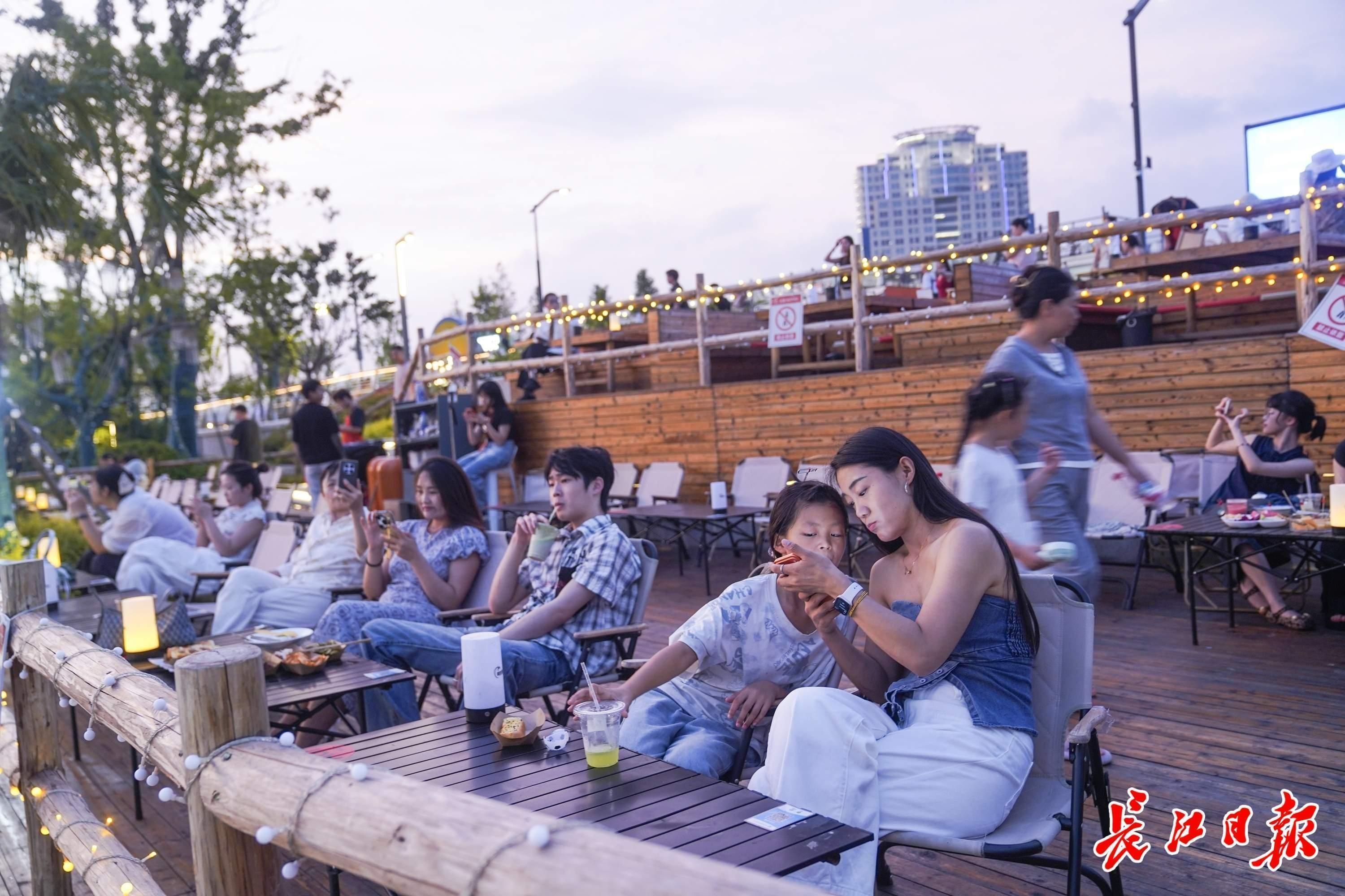长江十年行 | 有一种幸福叫“走,去江边” 长江十年行 | 有一种幸福叫“走,去江边”
