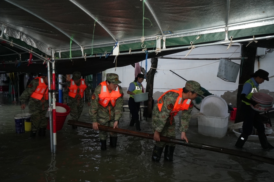 罕见风雨之后,这里忙碌未停