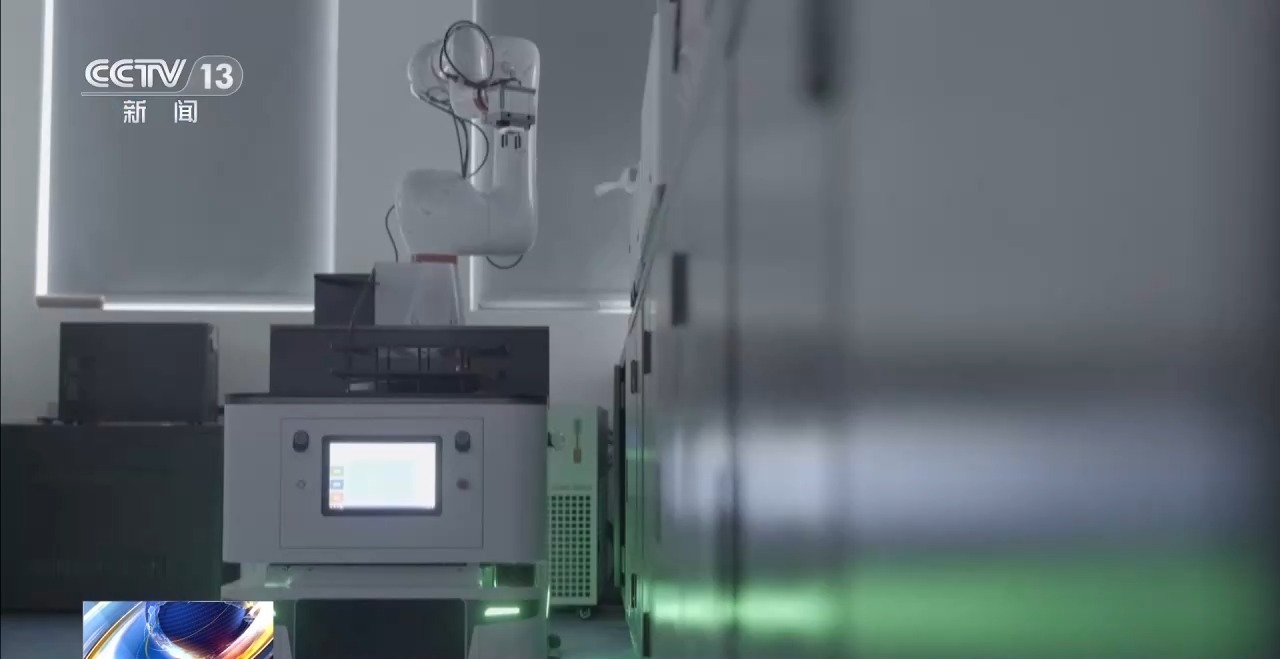 活力中国调研行丨从造梦到造物!博士生用新材料造出消防“铠甲”
