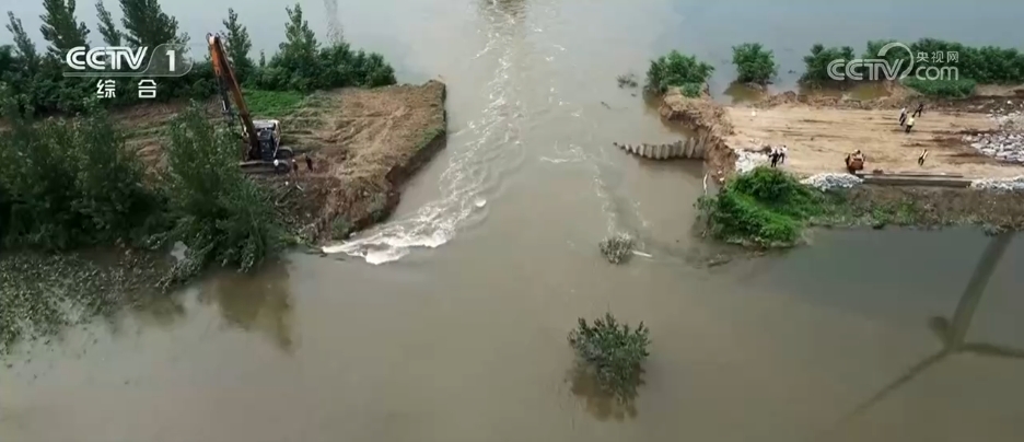 应对持续强降雨 多地多部门全力抢险救灾保通畅保民生