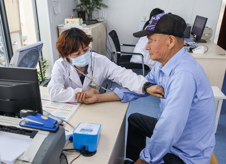 写在第九个中国医师节到来之际