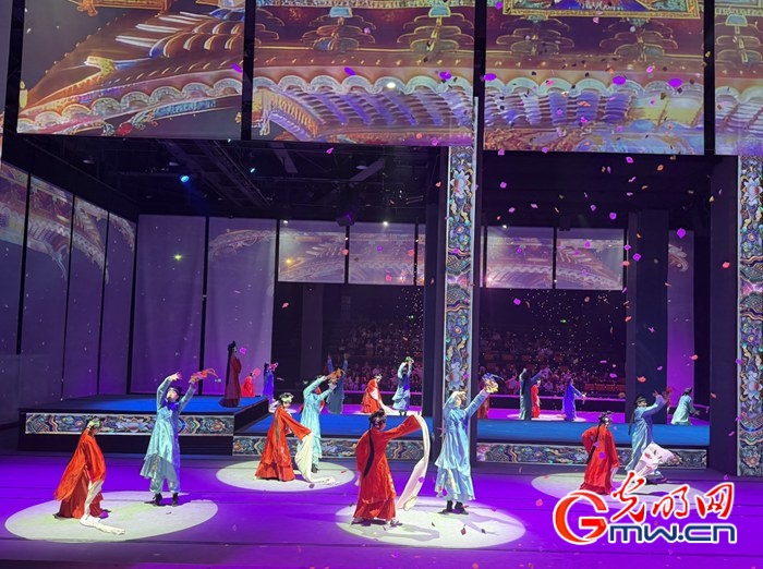 【活力中国调研行】半年上演260余场 福建漳州楼体沉浸式舞台剧热度不减 【活力中国调研行】半年上演260余场 福建漳州楼体沉浸式舞台剧热度不减
