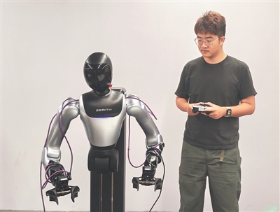 年轻团队与未来产业共成长(新质生产力创造就业新空间)