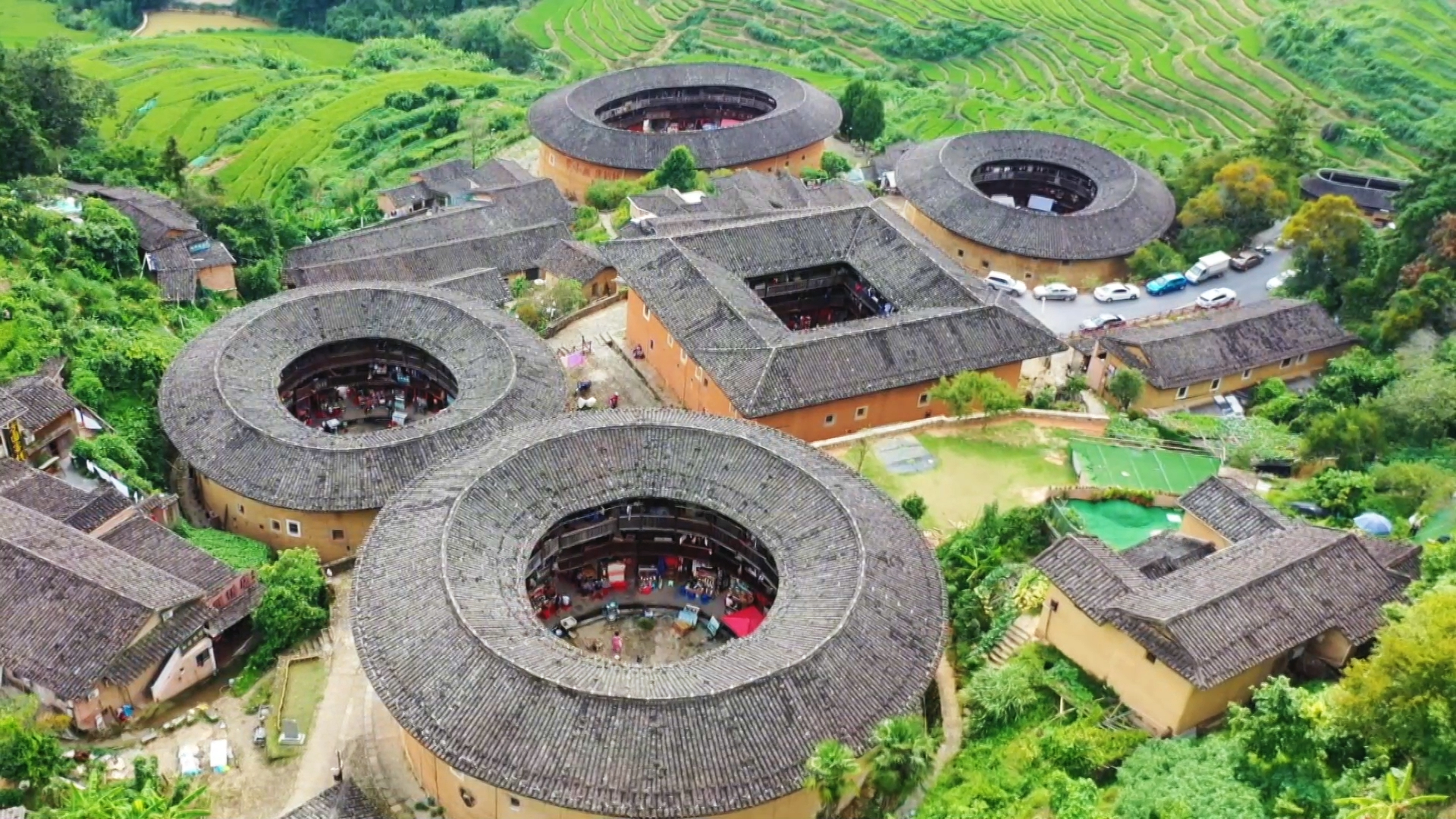 活力中国调研行 | 这里的墙体会呼吸？叩开百年土楼密码