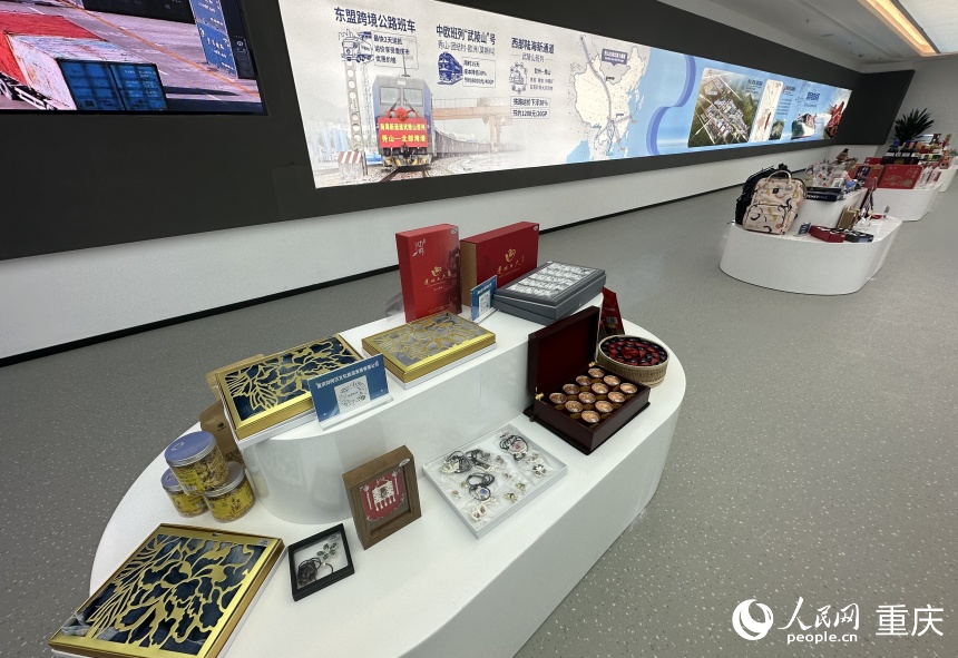行进中国丨武陵山深处,小城向海行 行进中国丨武陵山深处,小城向海行