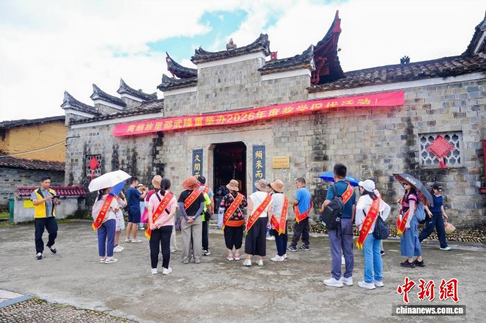 台胞暑期赴闽寻根热:“再大的风雨,也挡不住我们回来的决心” 台胞暑期赴闽寻根热:“再大的风雨,也挡不住我们回来的决心”
