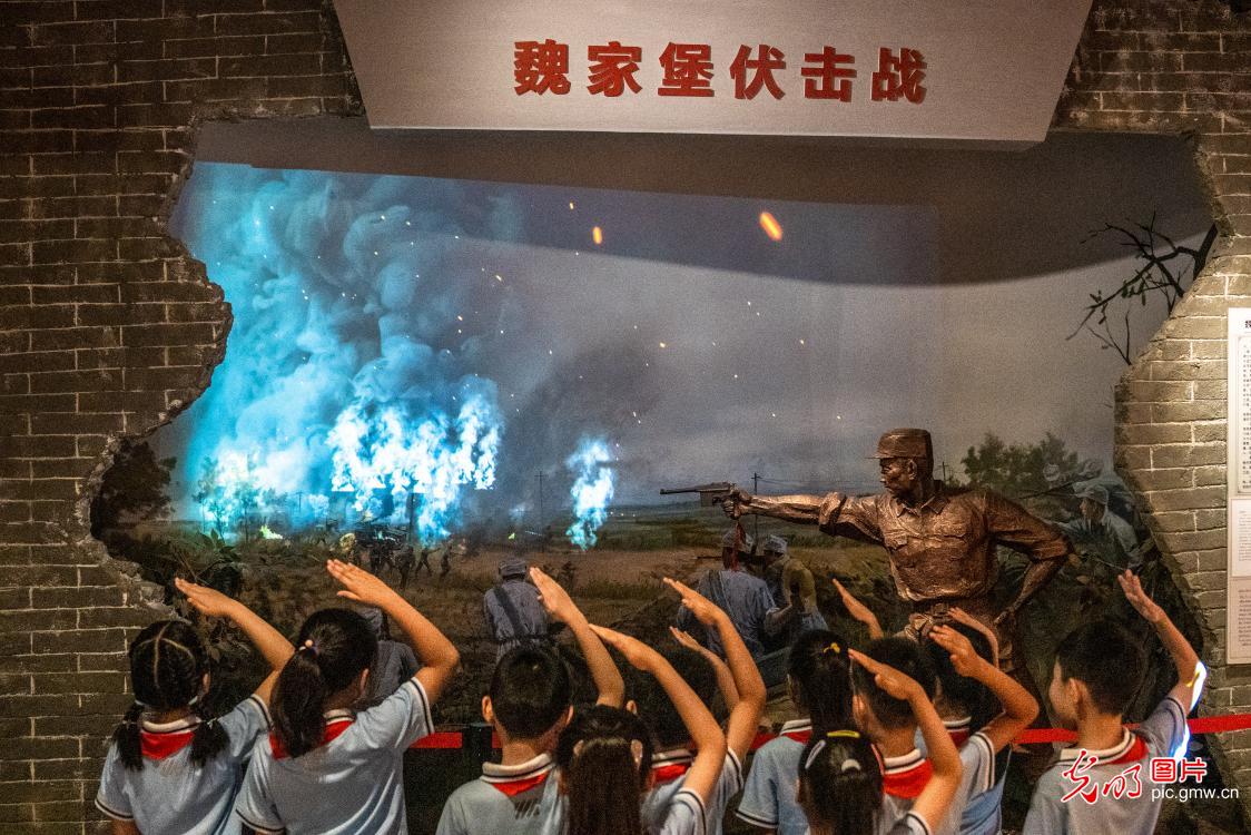 开学第一课上新！多彩思政课让青少年读懂家国情怀