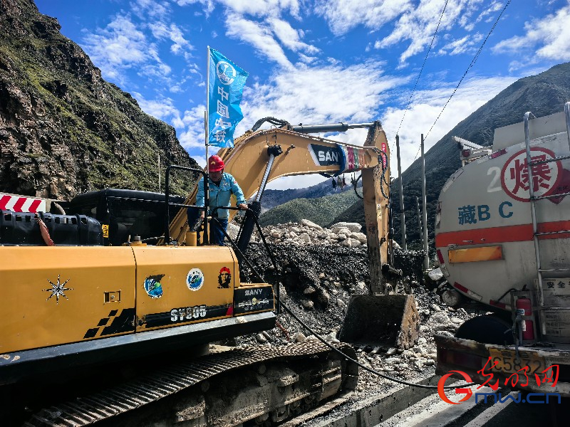 应急管理部协调中国石油油品应急保供力量驰援西藏吉隆抢险救援 应急管理部协调中国石油油品应急保供力量驰援西藏吉隆抢险救援