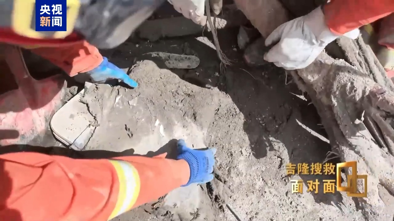 面对面丨总台记者深入吉隆受灾核心区 还原一线人员救援细节