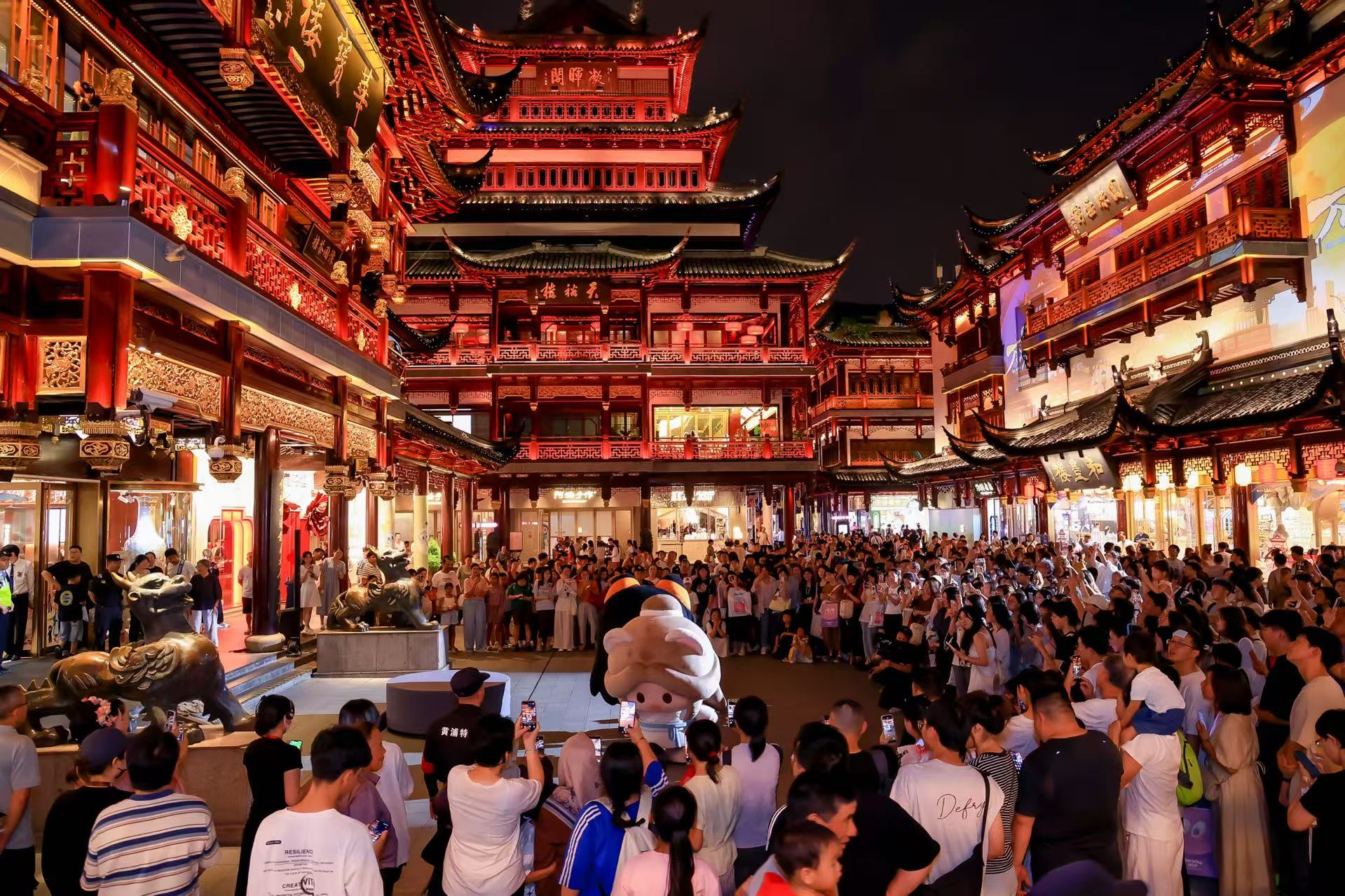 夜间经济热度高涨 文艺新玩法亮相上海街市