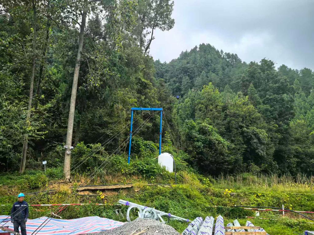 喀斯特群山间架起“电力天路”——渝黔背靠背联网工程贵州侧建设见闻