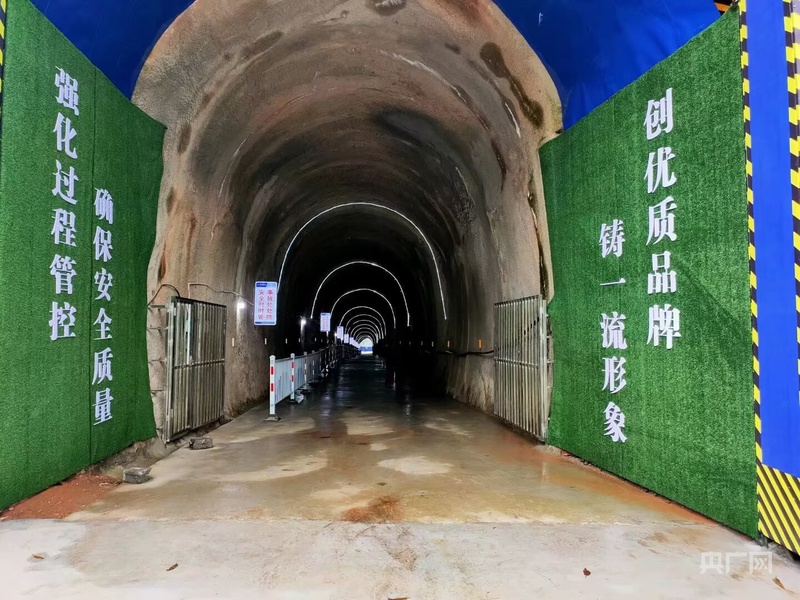 高质量发展看中国丨乌江天险起长虹 奋斗底色铺就发展新通途