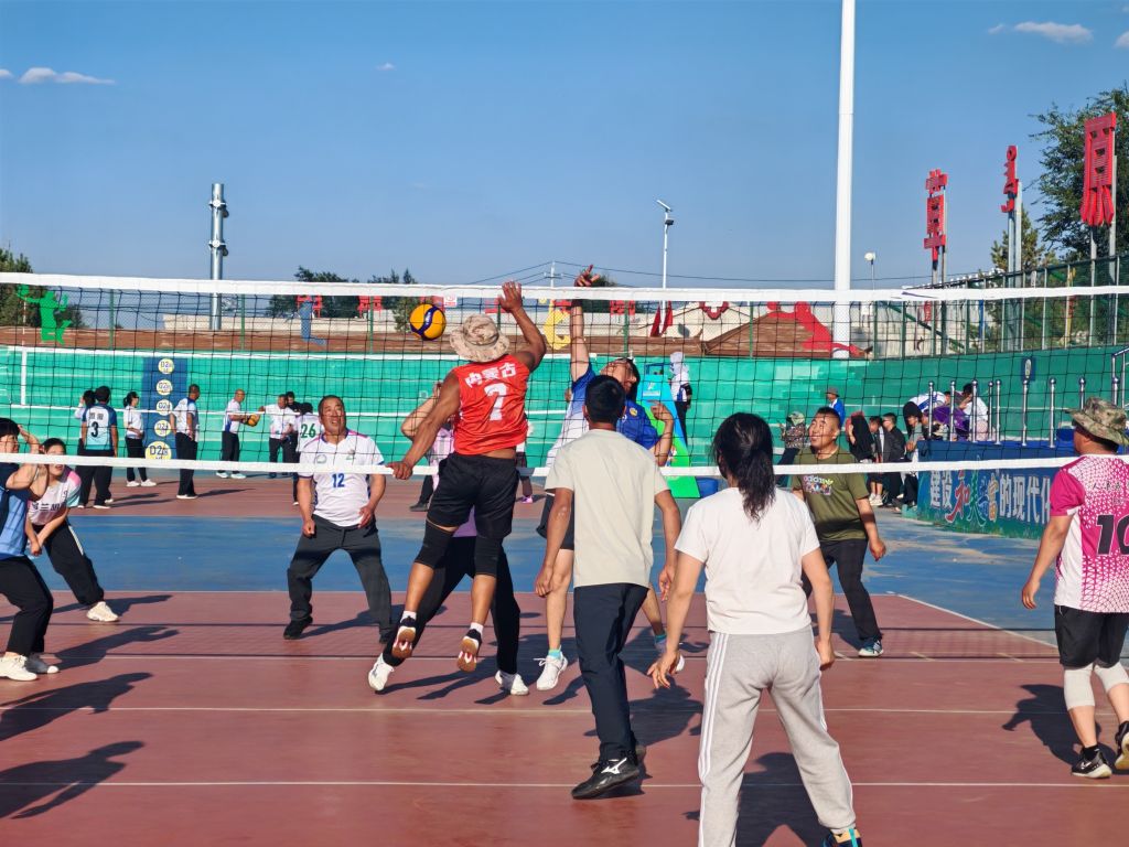 铸牢共同体 中华一家亲丨听,“草原村排”赛场上的团结回响