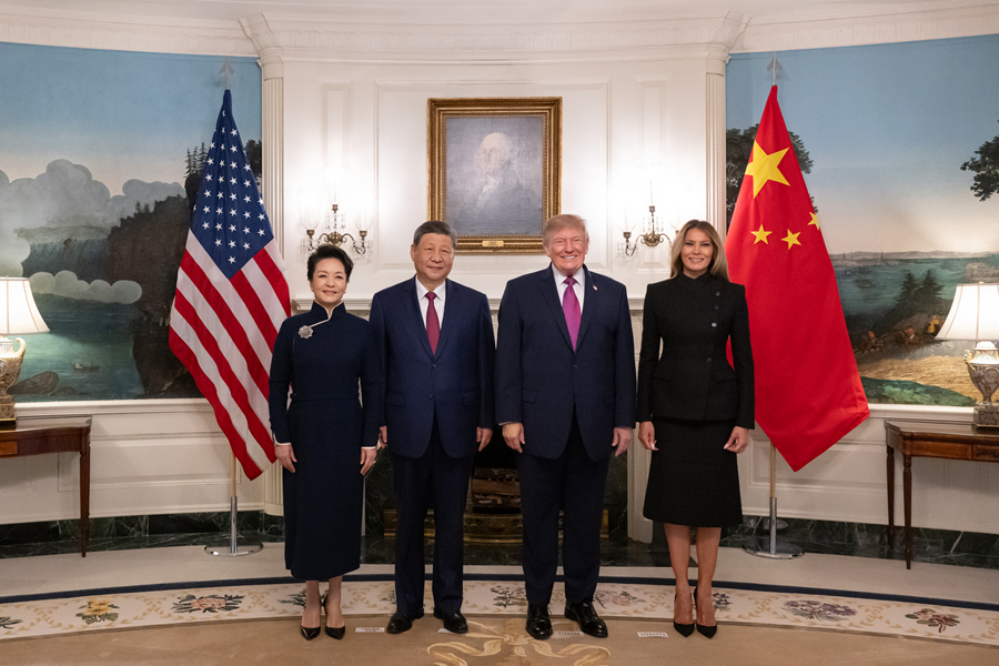 习近平出席美国总统特朗普在白宫举行的欢迎仪式