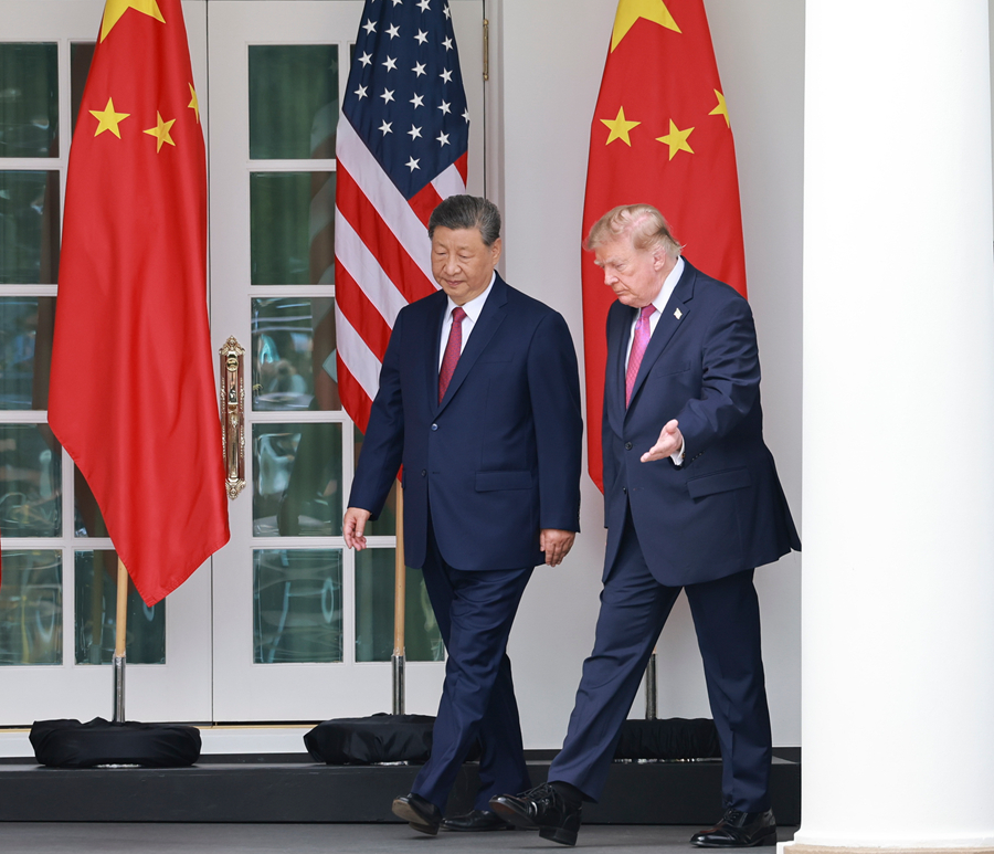 习近平出席美国总统特朗普在白宫举行的欢迎仪式