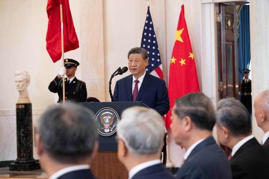 习近平出席美国总统特朗普在白宫举行的欢迎仪式