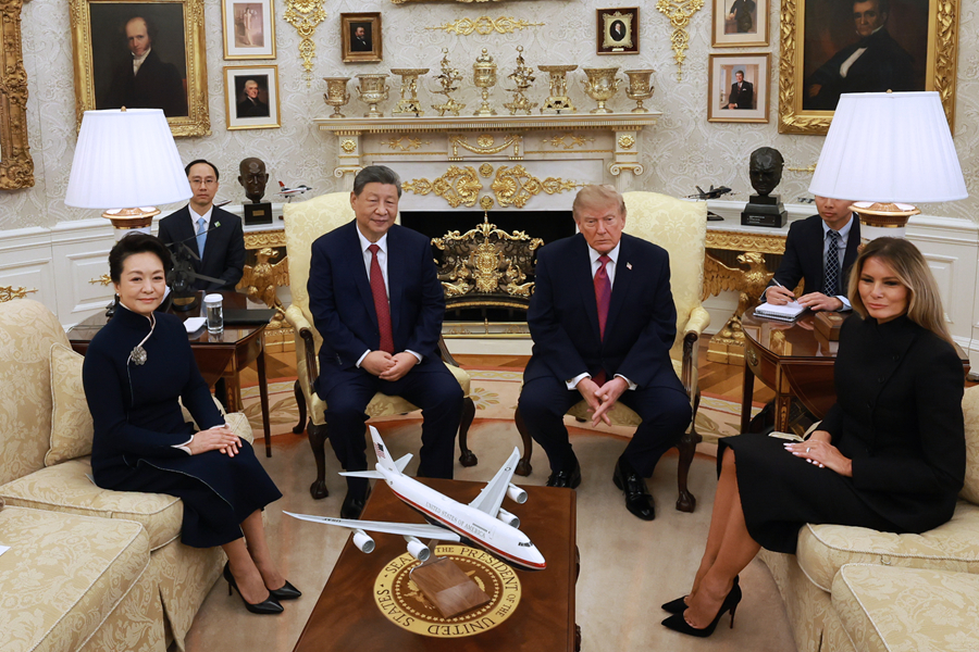 习近平出席美国总统特朗普在白宫举行的欢迎仪式