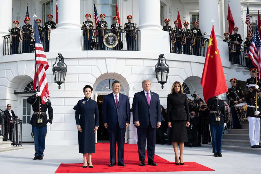 习近平出席美国总统特朗普在白宫举行的欢迎仪式