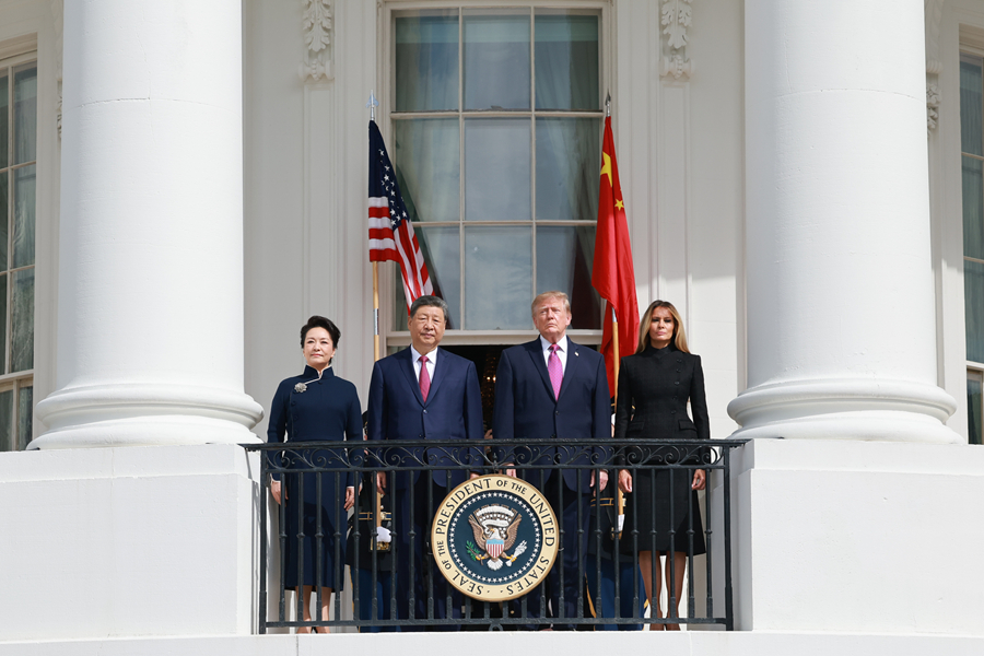 习近平出席美国总统特朗普在白宫举行的欢迎仪式