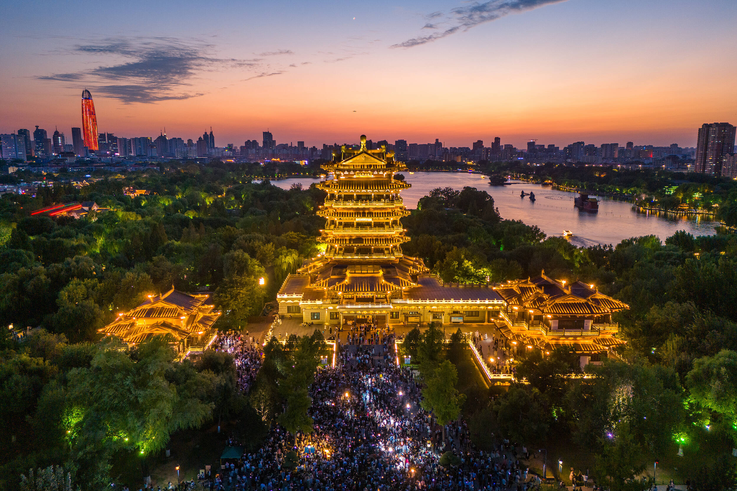 好评中国丨月满中秋,家国同庆:文旅何以热力十足