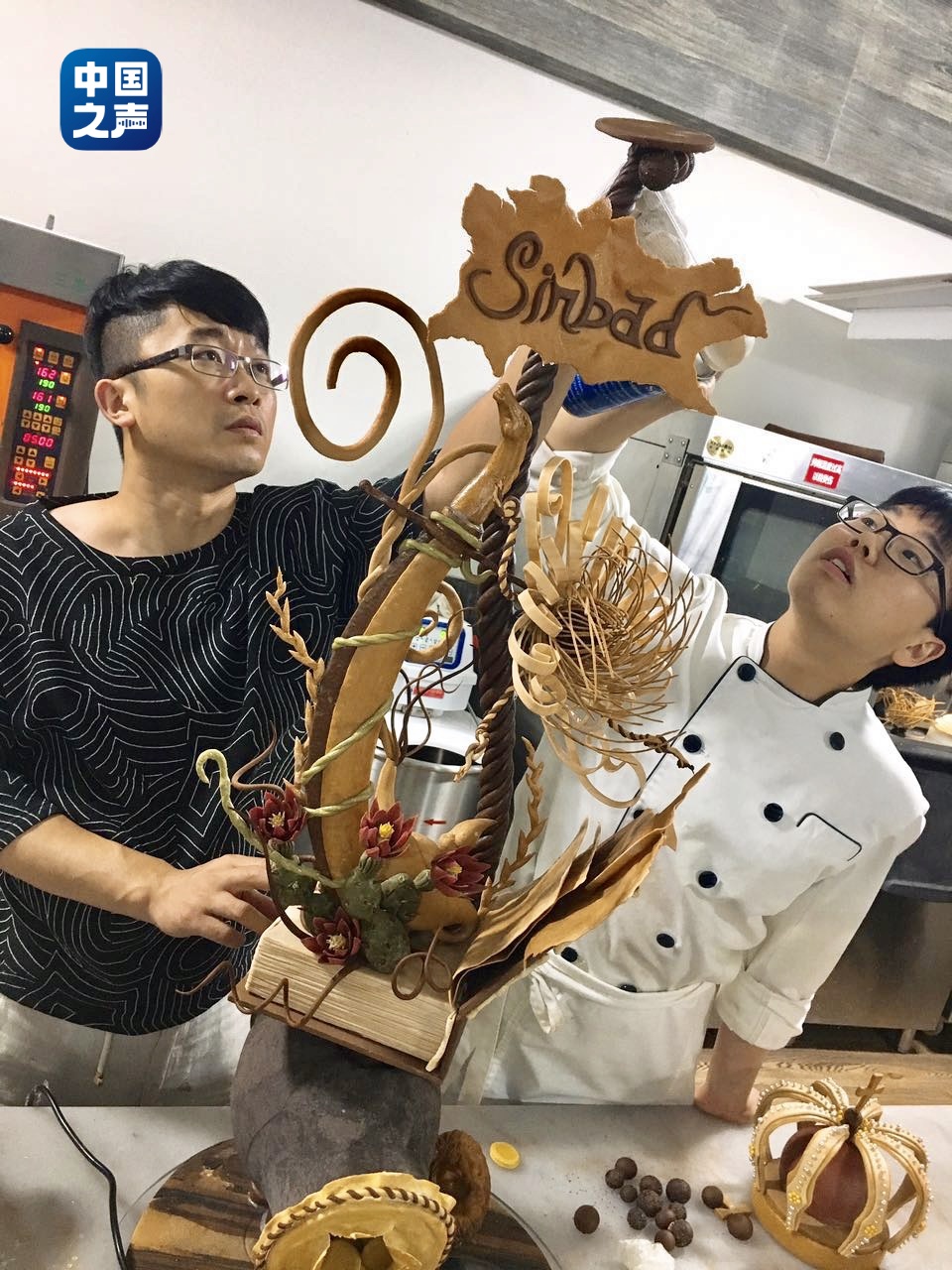 时光里丨“95后”面包师把中国故事揉进面团里
