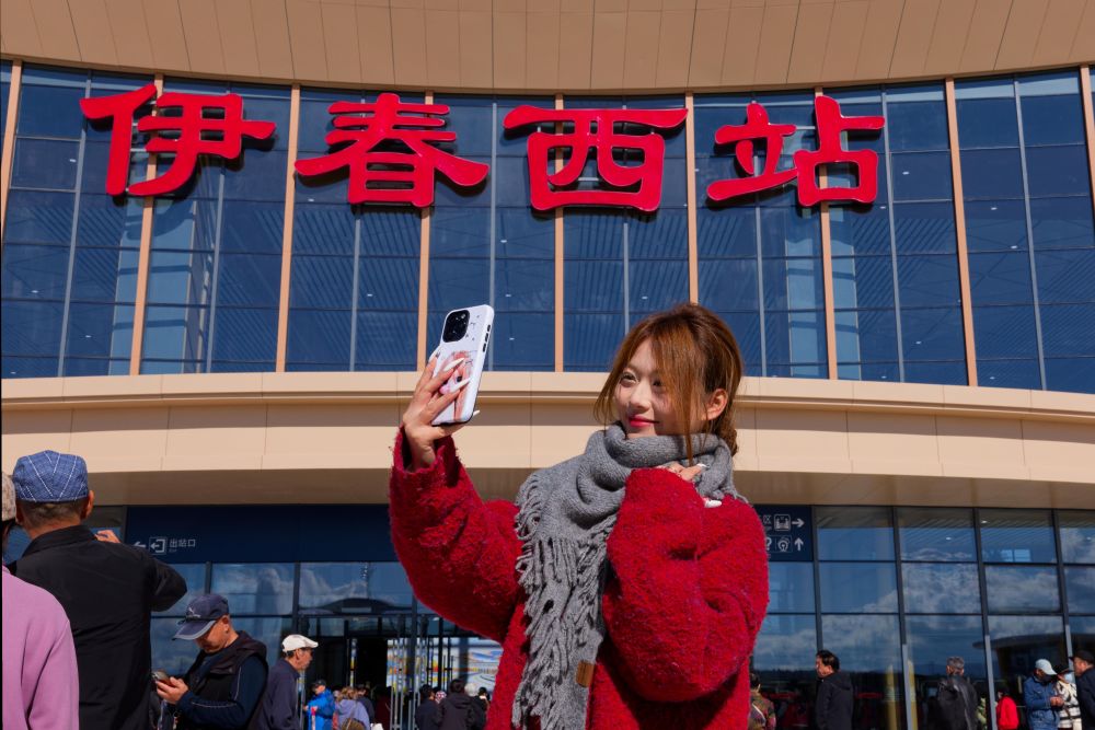 穿山越雪入林海,我国最北高铁来了