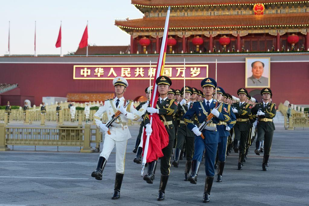 一抹中国红,见证跨越时代的奔赴