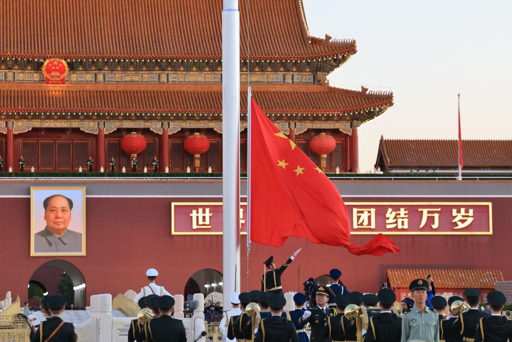 一抹中国红,见证跨越时代的奔赴