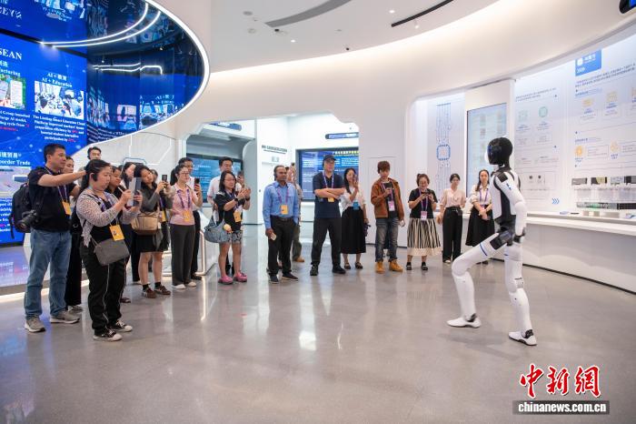 (活力中国)南宁“数字水闸”:中国AI从这里流向东盟 (活力中国)南宁“数字水闸”:中国AI从这里流向东盟