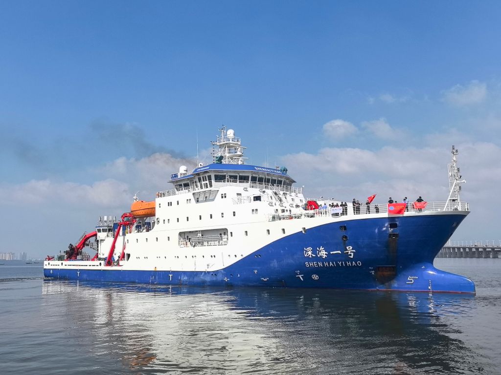 出发,向着深海——中国大洋100航次第二航段起航