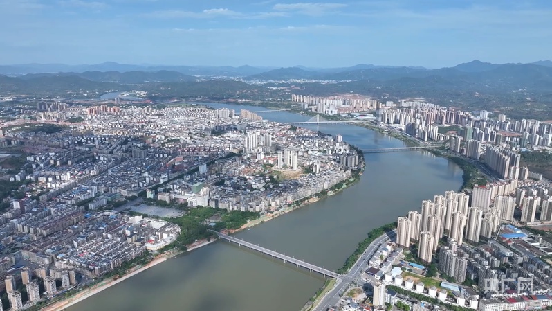 行进的旗帜丨于都河记得:一块门板“浮桥”到“长虹”的长征跨越