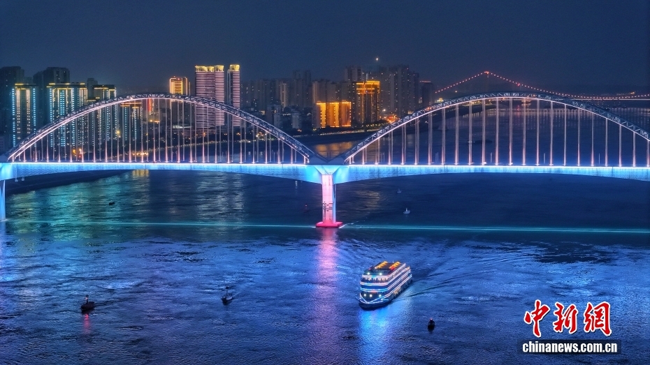 【这个城市有点潮】湖北宜昌：沿着江岸，去趟“长江星河”