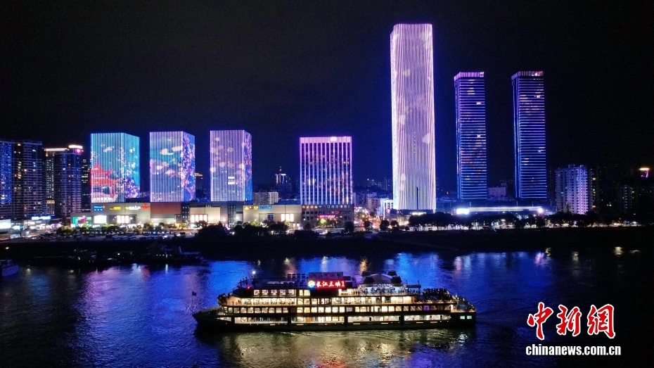 【这个城市有点潮】湖北宜昌：沿着江岸，去趟“长江星河”