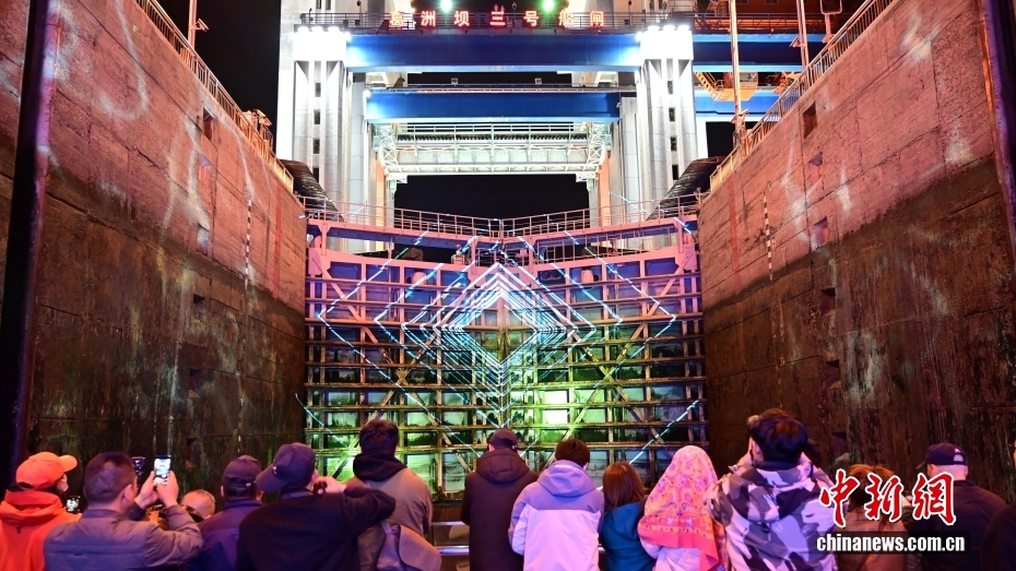 【这个城市有点潮】湖北宜昌：沿着江岸，去趟“长江星河”