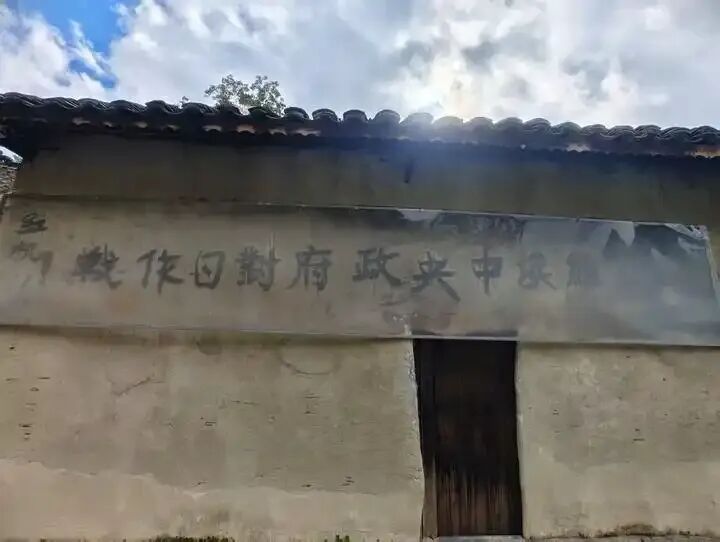 如果你问,我们为什么要一再回望长征……