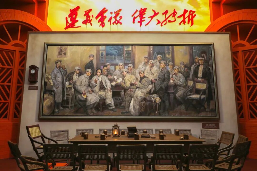 如果你问,我们为什么要一再回望长征……