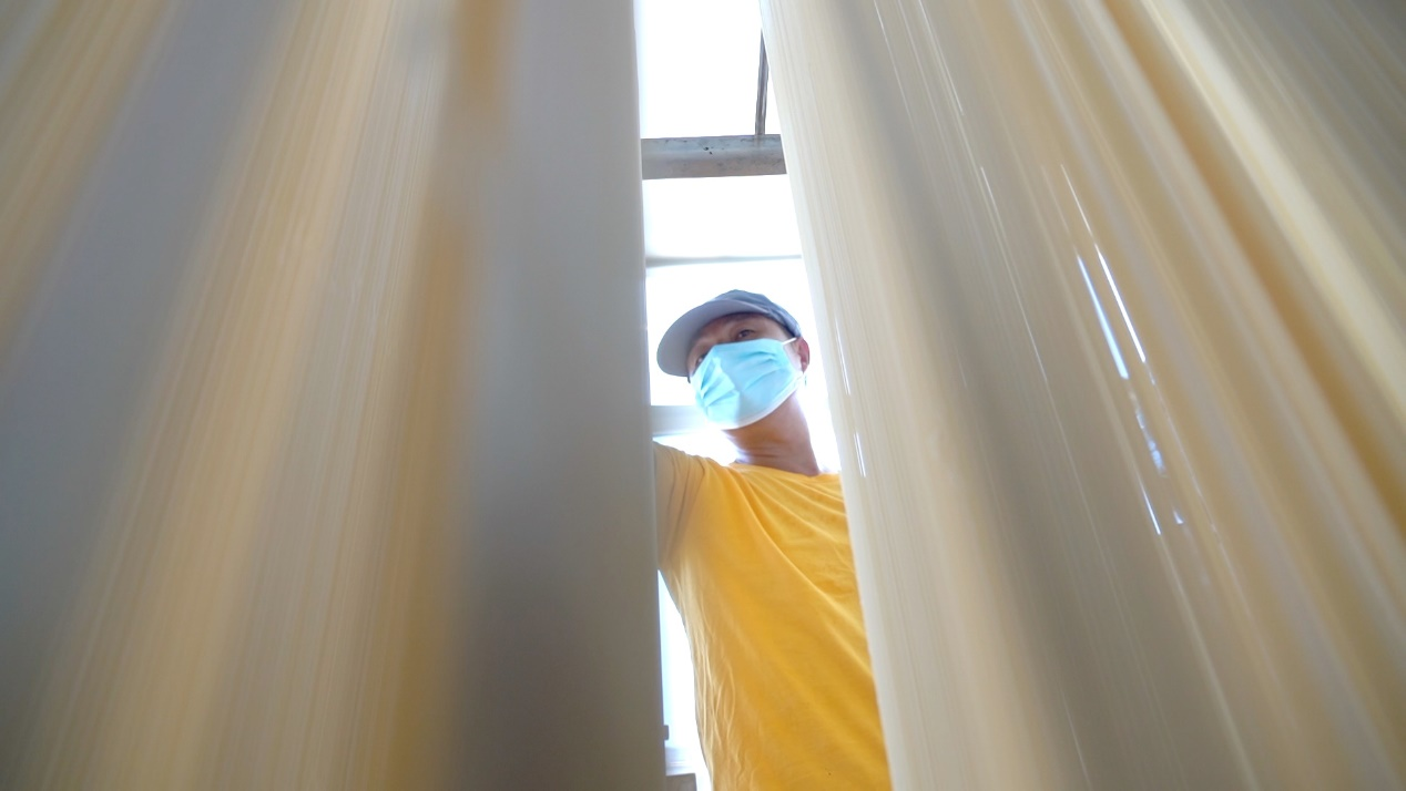 走进县城看发展丨重庆云阳：青山迈步景城中 开窗放入大江来