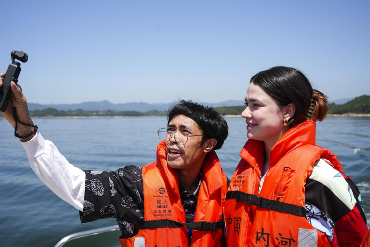 【2022打卡中国】山水相逢“皖美”发现 外国网红博主打卡锦绣安徽生态之美