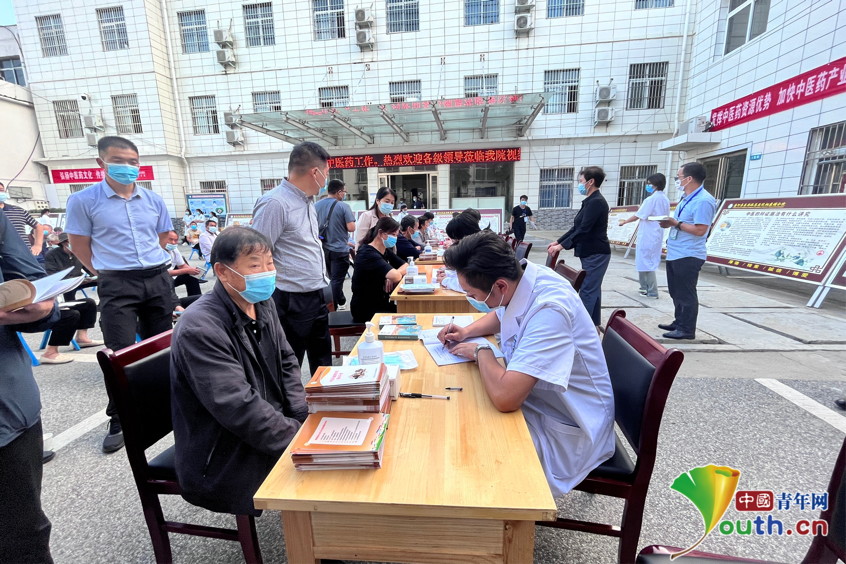 【让世界“中意”中国】河南唐河：基层群众家门口即可享受优质中医药服务