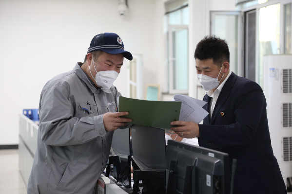 【新春走基层】高寒高铁上“绽放”青春