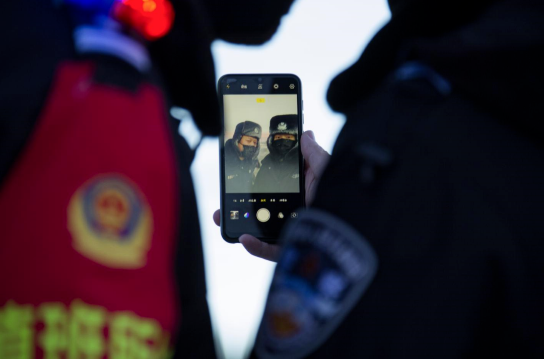 每个警察的手机里，都有一张不想让家人看见的照片