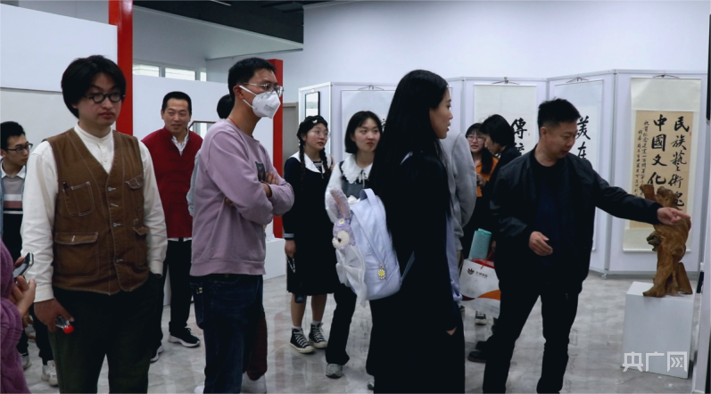 天津:非遗小作品浓缩“国安”教育大情怀 天津:非遗小作品浓缩“国安”教育大情怀