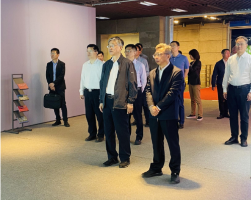 上海市副市长张小宏一行赴北京市规划展览馆参观调研