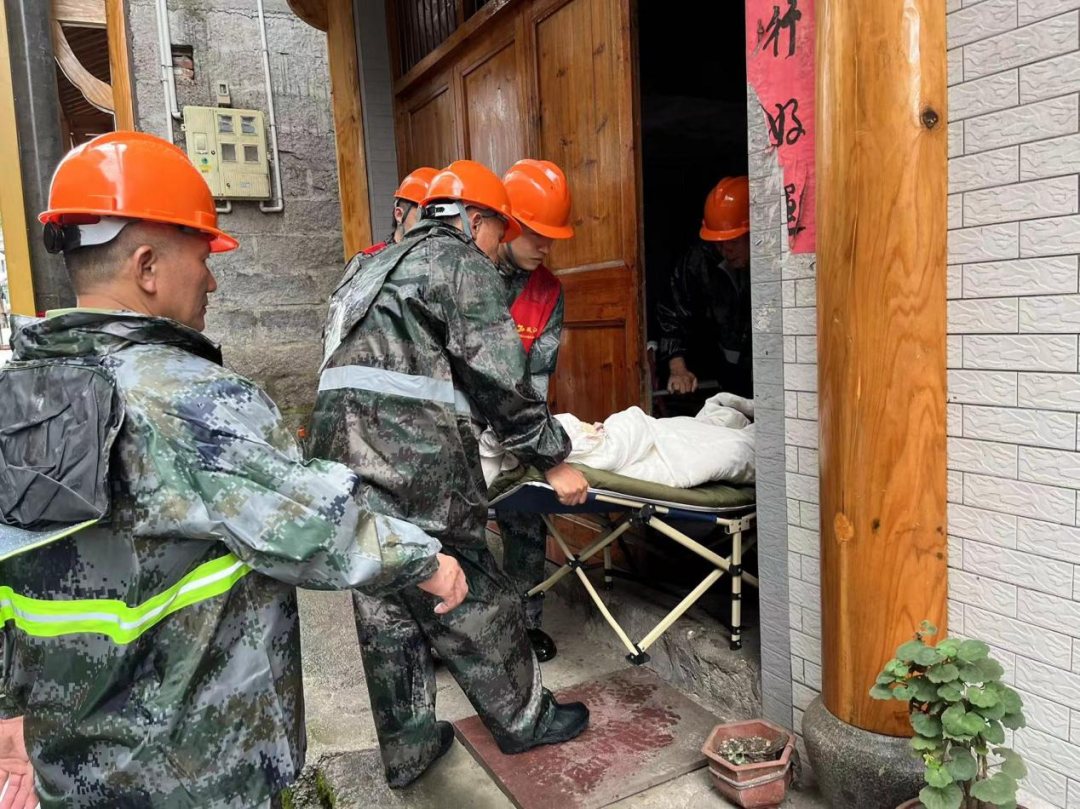 浙江泰顺:防汛防台有你们,安心!
