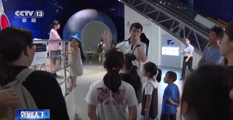 为了让孩子们上好科学课 教师们暑期忙“充电”