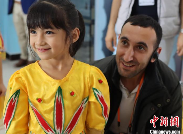 多国媒体人走进新疆：见证开放活力 拥抱多元融合