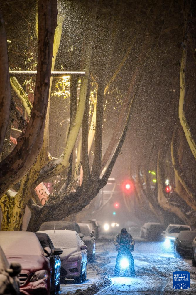 河南省部分地区迎来降雪